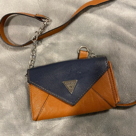 Guess Cross body purse - Picture 1 of 2